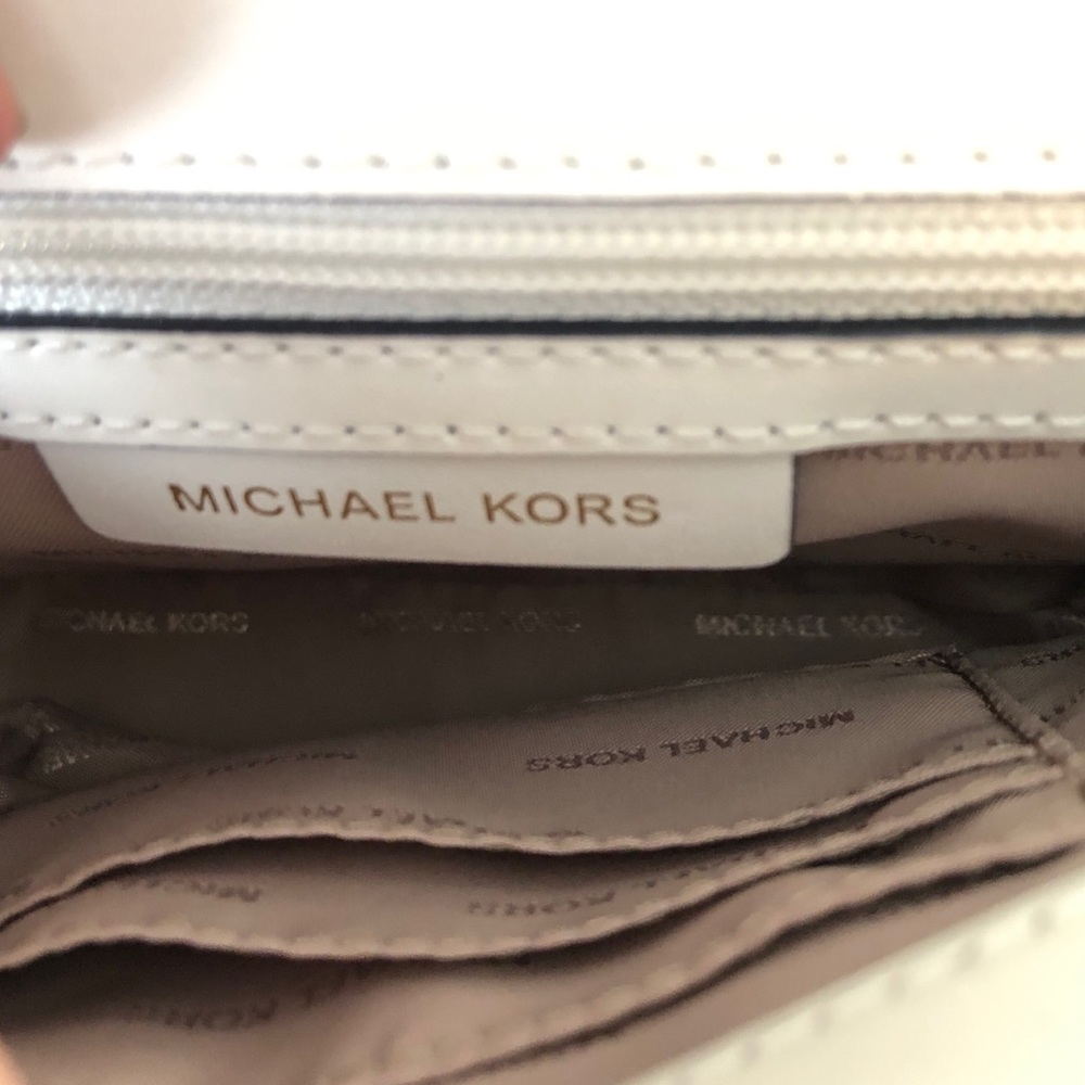 🎖HP🏅🌟LIMITED EDITION🌟 MICHAEL KORS Crossbody - Picture 6 of 8